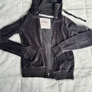 ⚠️Hollister Dark Gray Zip-Up Sweater⚠️